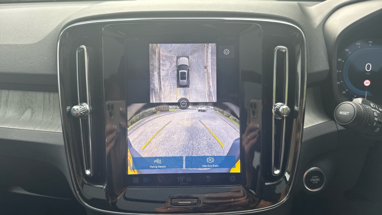 Volvo XC40 2.0 B3P Ultra Dark 5dr Auto Petrol Estate